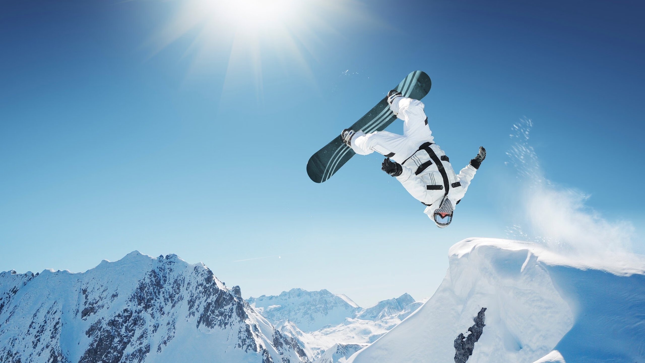 电竞行业金融环境逐步改善，融资渠道更丰富，电竞行业面临的风险